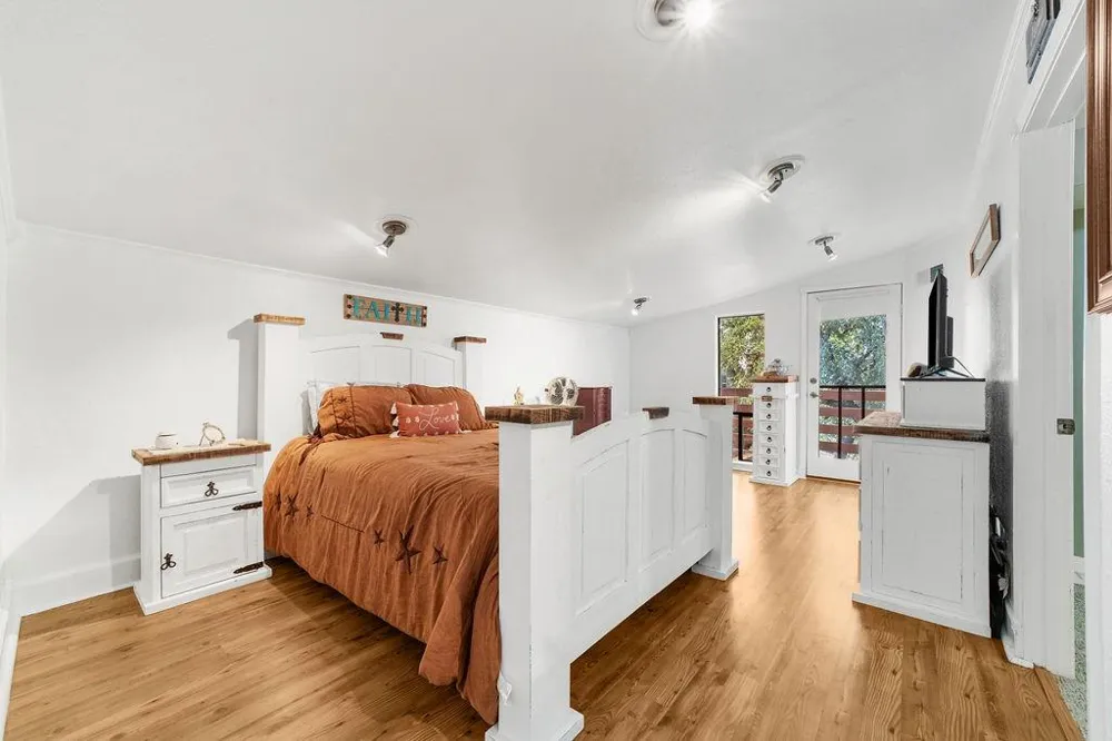 267 Angel Drive Lakehills, TX 78063