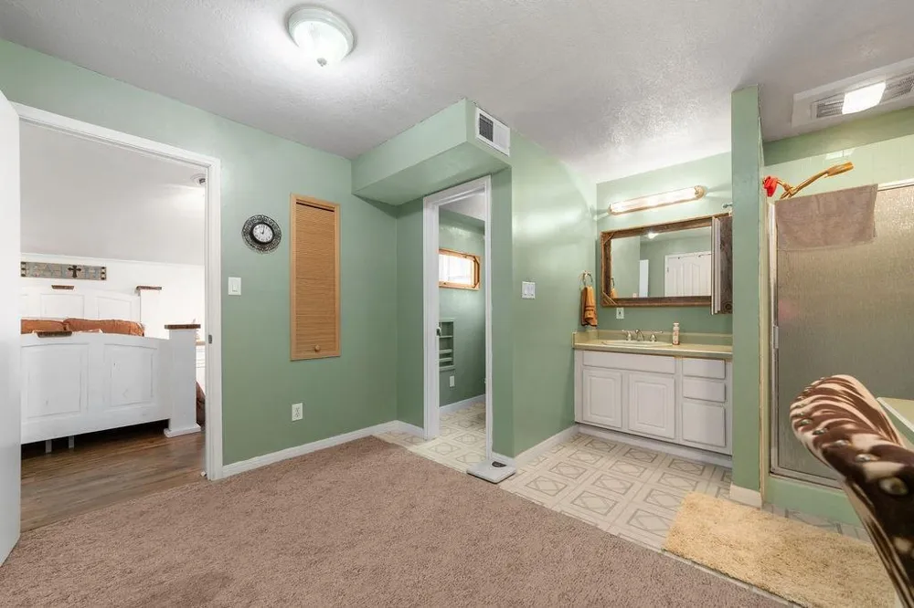 267 Angel Drive Lakehills, TX 78063