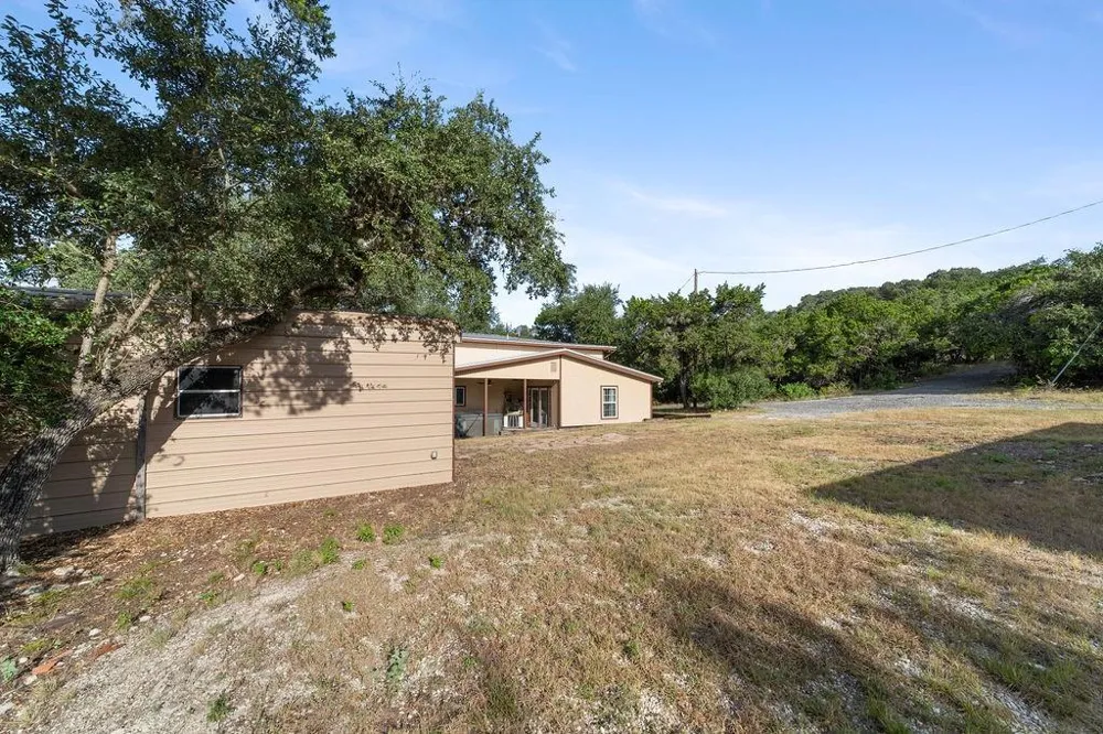 267 Angel Drive Lakehills, TX 78063