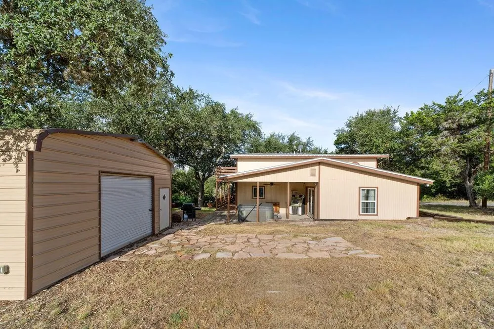 267 Angel Drive Lakehills, TX 78063