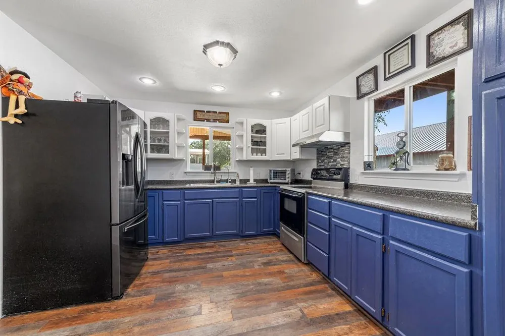 267 Angel Drive Lakehills, TX 78063