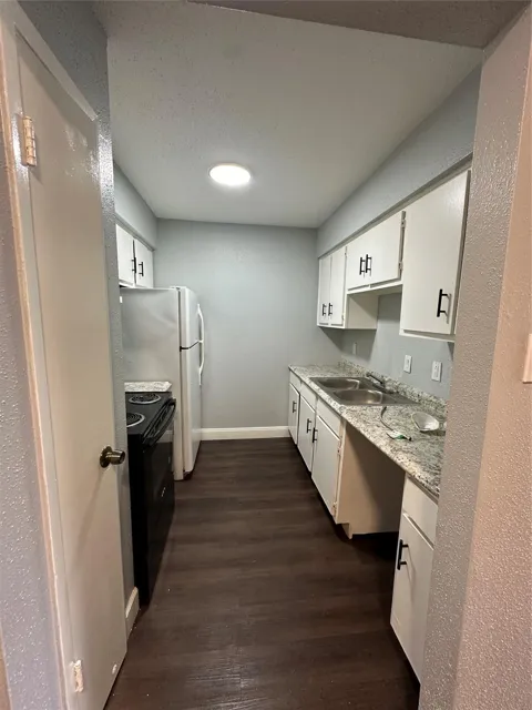 5625 Antoine Drive #403