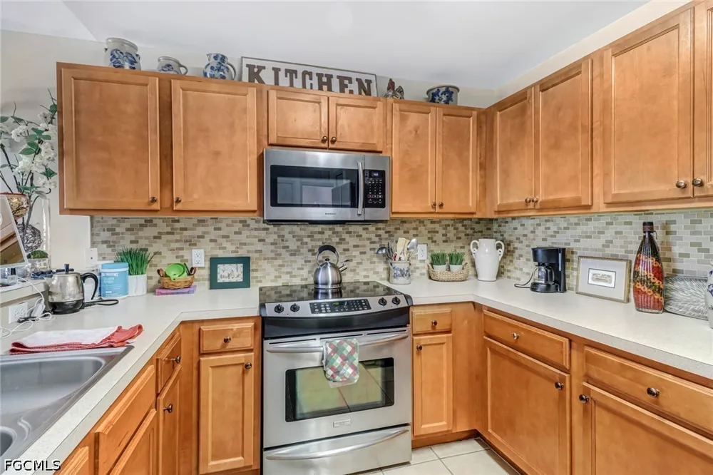 NE 8Th Place Cape Coral, FL 33909