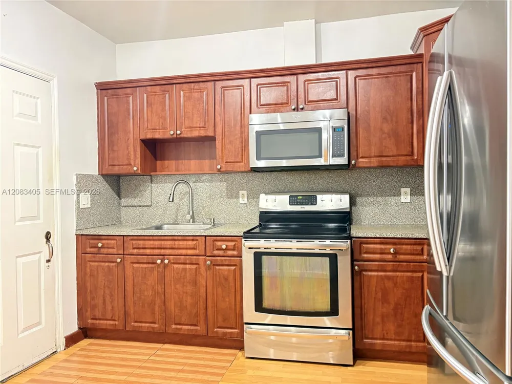 700 SW 51st Ave #. Miami, FL 33134