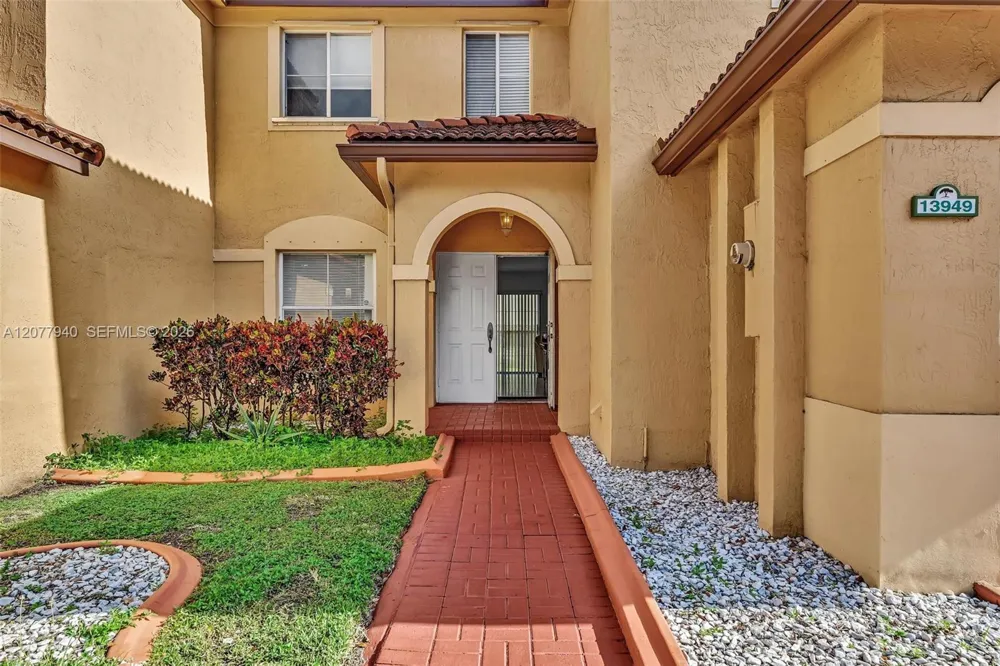 13949 Forest Oak Cir Davie, FL 33325