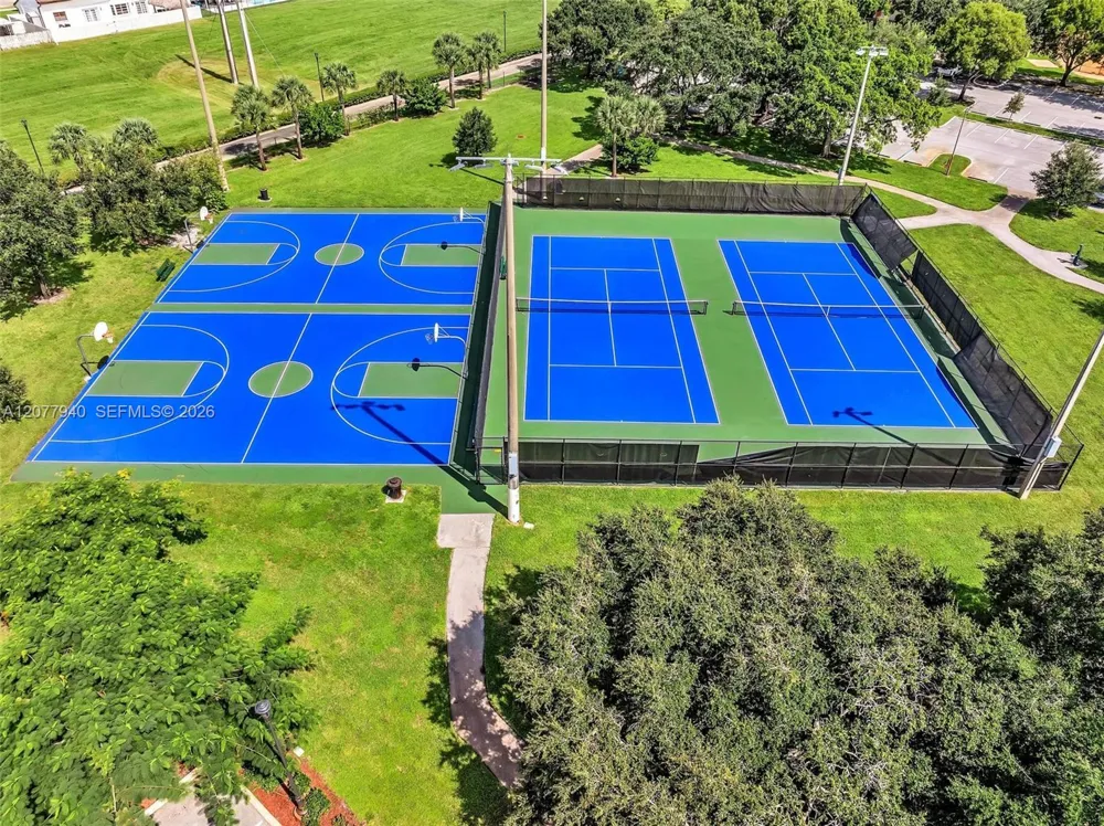 13949 Forest Oak Cir Davie, FL 33325