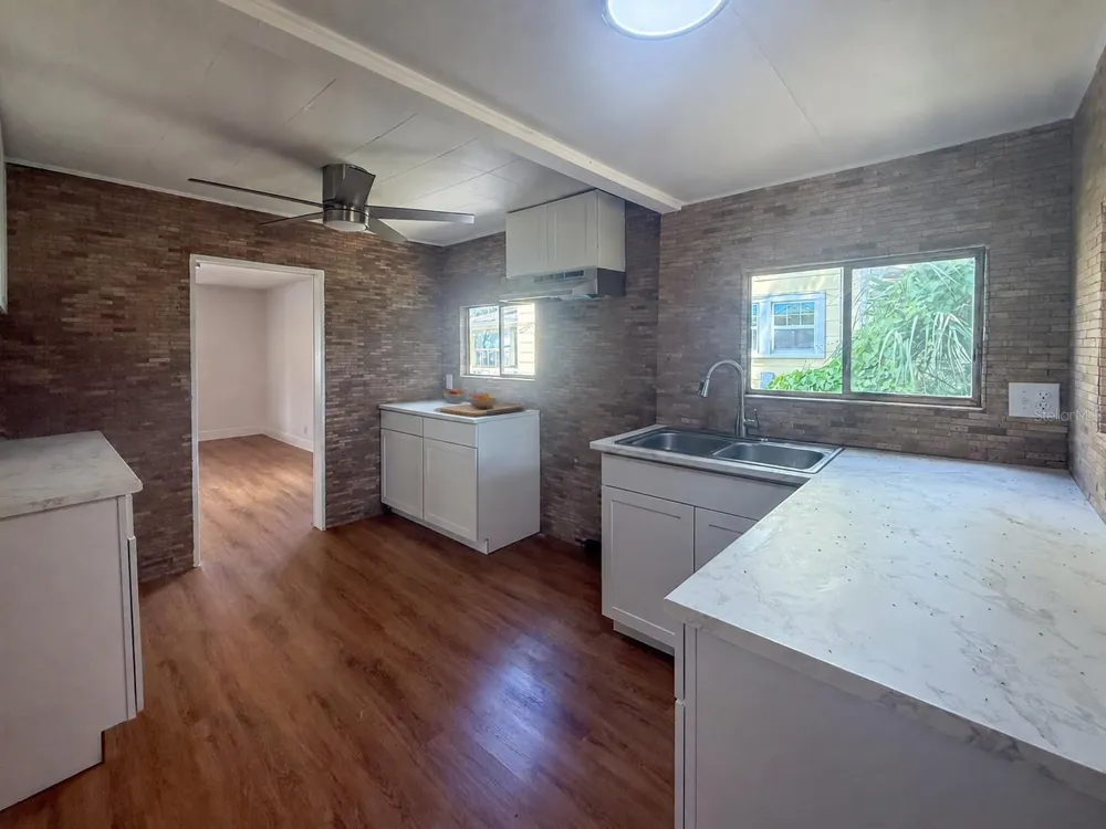 19 MARY STREET Eustis, FL 32726