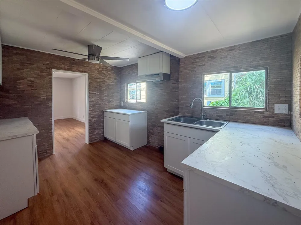 19 MARY STREET Eustis, FL 32726