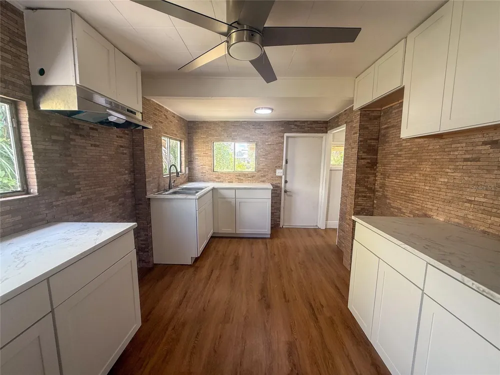 19 MARY STREET Eustis, FL 32726