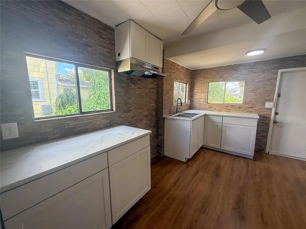 19 MARY STREET Eustis, FL 32726
