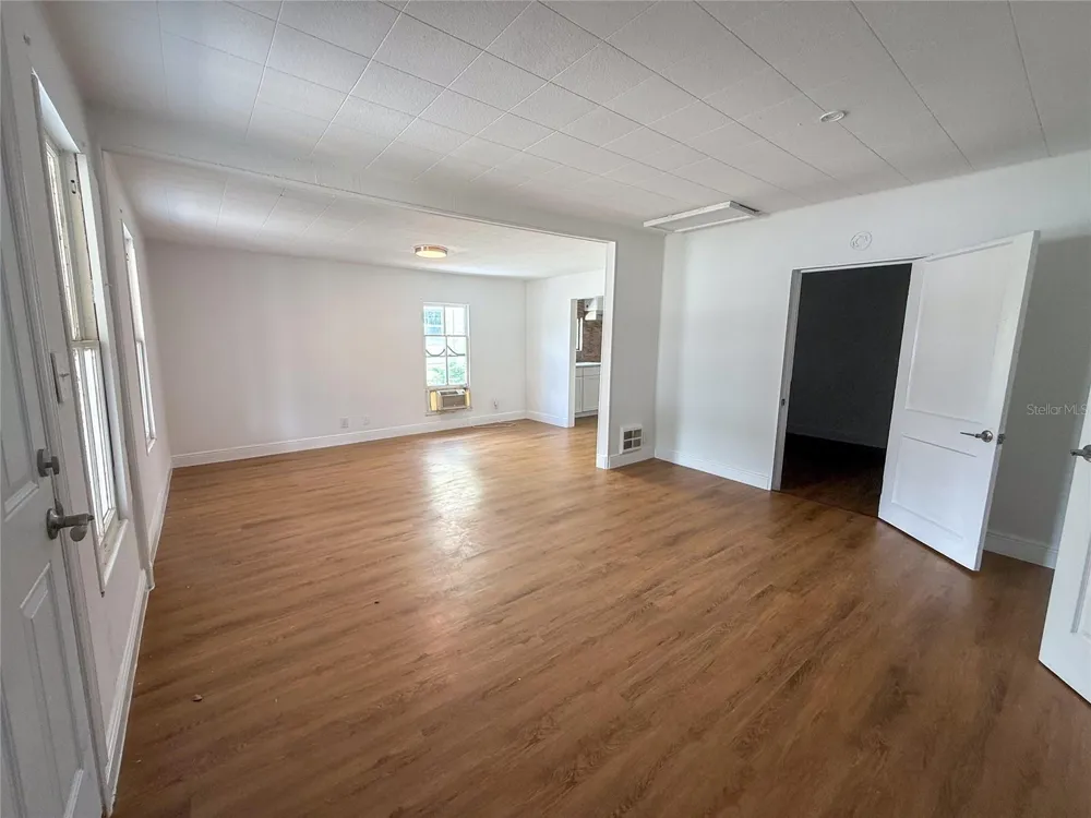 19 MARY STREET Eustis, FL 32726
