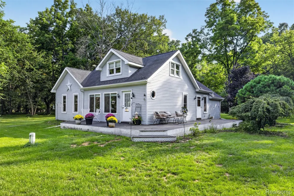 3390 Dexter Trail Stockbridge Township, MI 49285