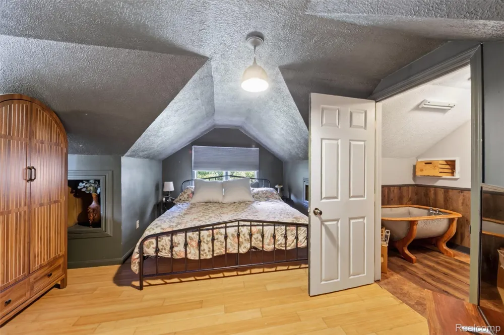3390 Dexter Trail Stockbridge Township, MI 49285