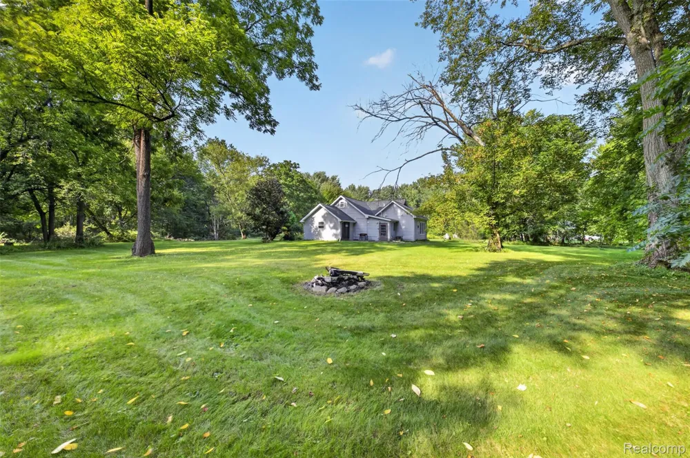 3390 Dexter Trail Stockbridge Township, MI 49285