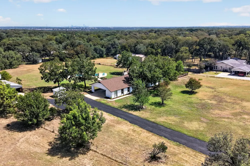 504 Buckaroo Trail Buda, TX 78610