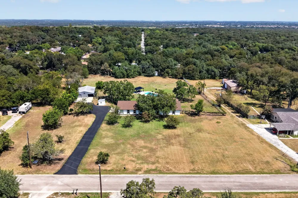 504 Buckaroo Trail Buda, TX 78610