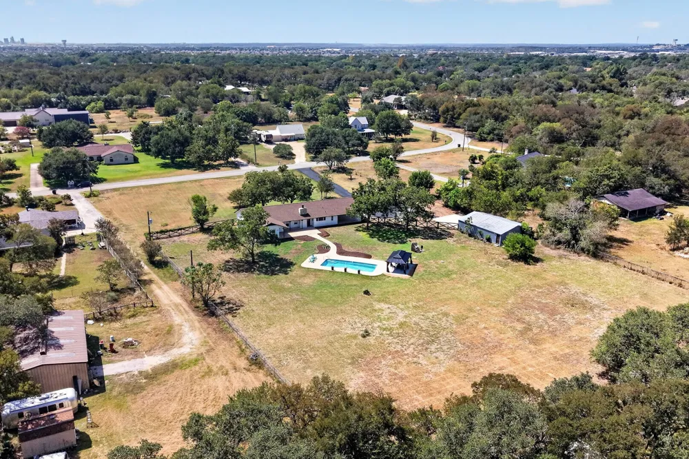 504 Buckaroo Trail Buda, TX 78610