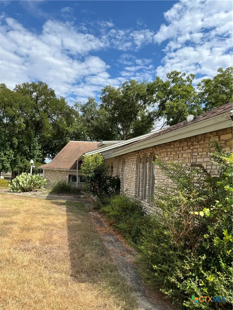 4009 Highway 183 Lampasas, TX 76550