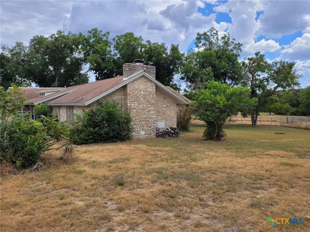 4009 Highway 183 Lampasas, TX 76550