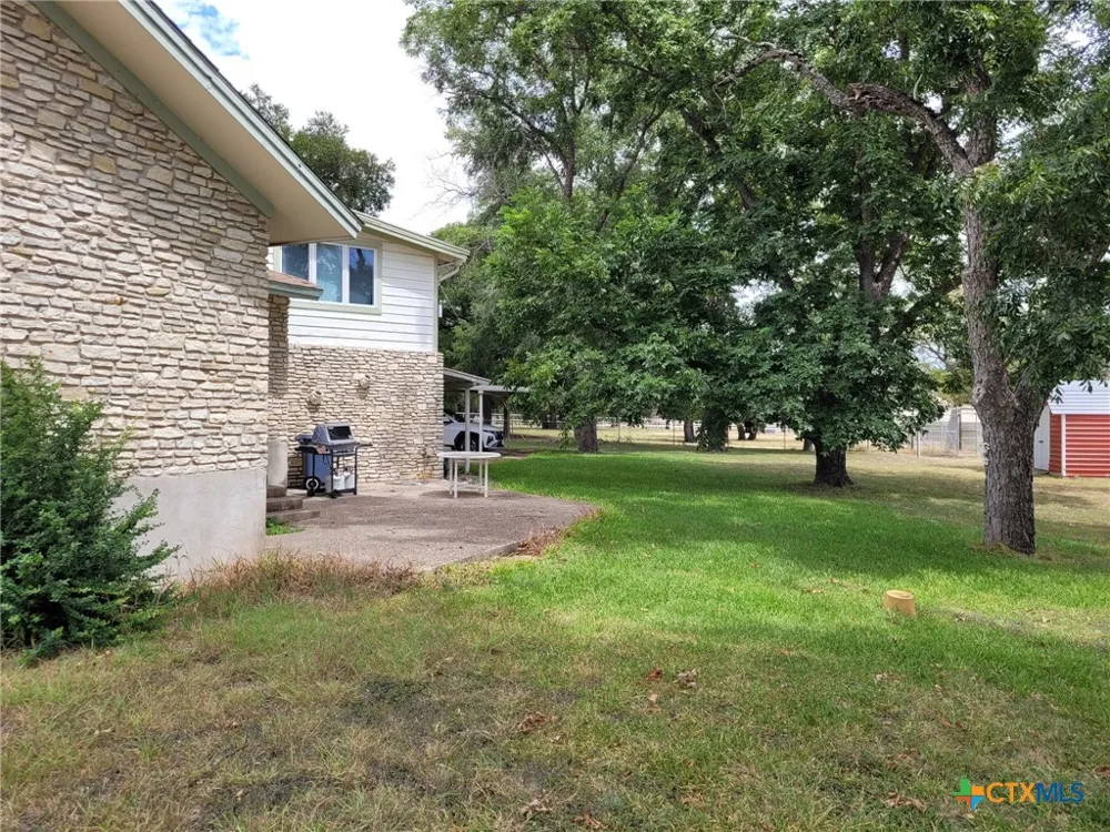 4009 Highway 183 Lampasas, TX 76550