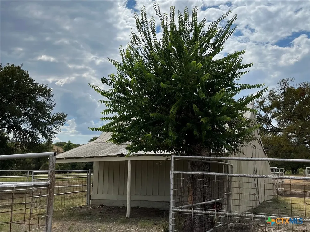 4009 Highway 183 Lampasas, TX 76550