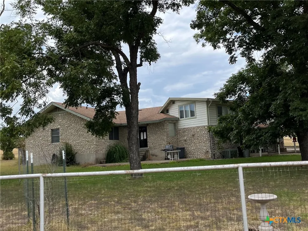 4009 Highway 183 Lampasas, TX 76550