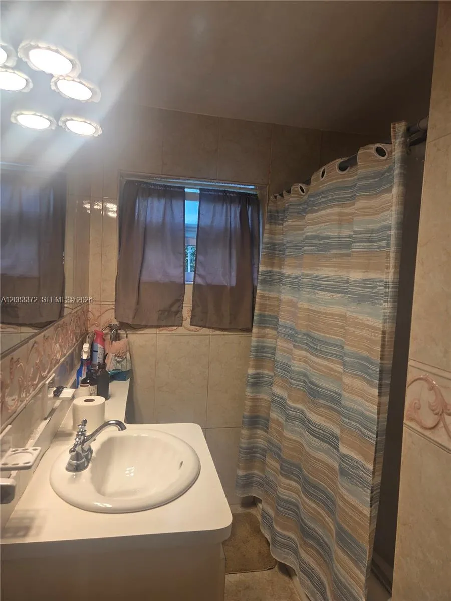 2940 NW 163rd St Miami Gardens, FL 33054