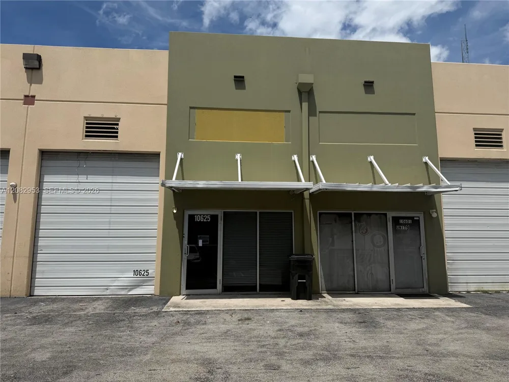 10601 NW 122nd St #8 Medley, FL 33178