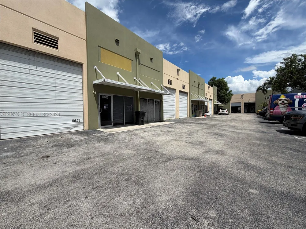 10601 NW 122nd St #8 Medley, FL 33178
