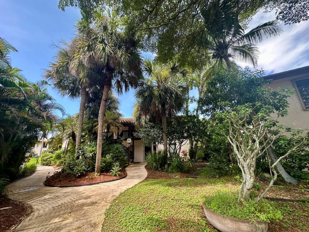 9292 Sabal Ridge Circle #D Boca Raton, FL 33428