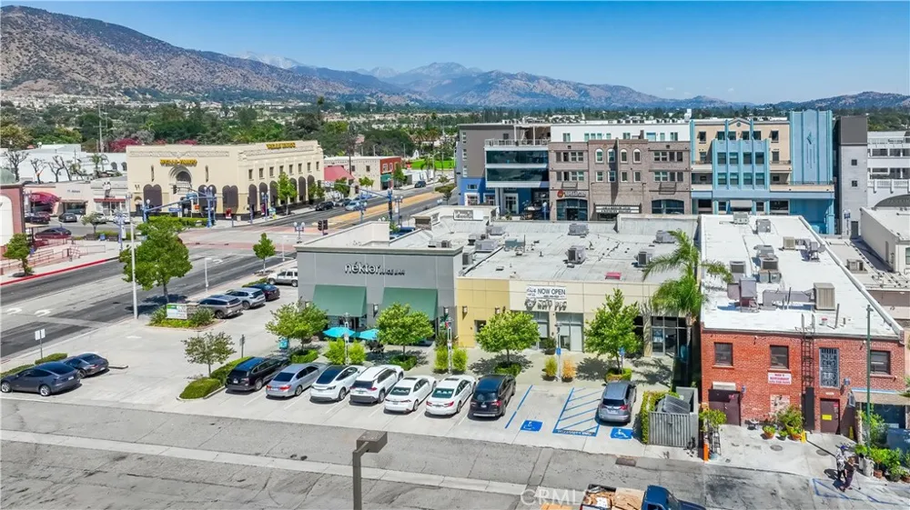 100 W Foothill Azusa, CA 91702