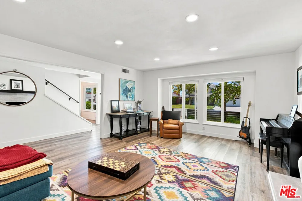 250 Lupe Avenue Newbury Park, CA 91320