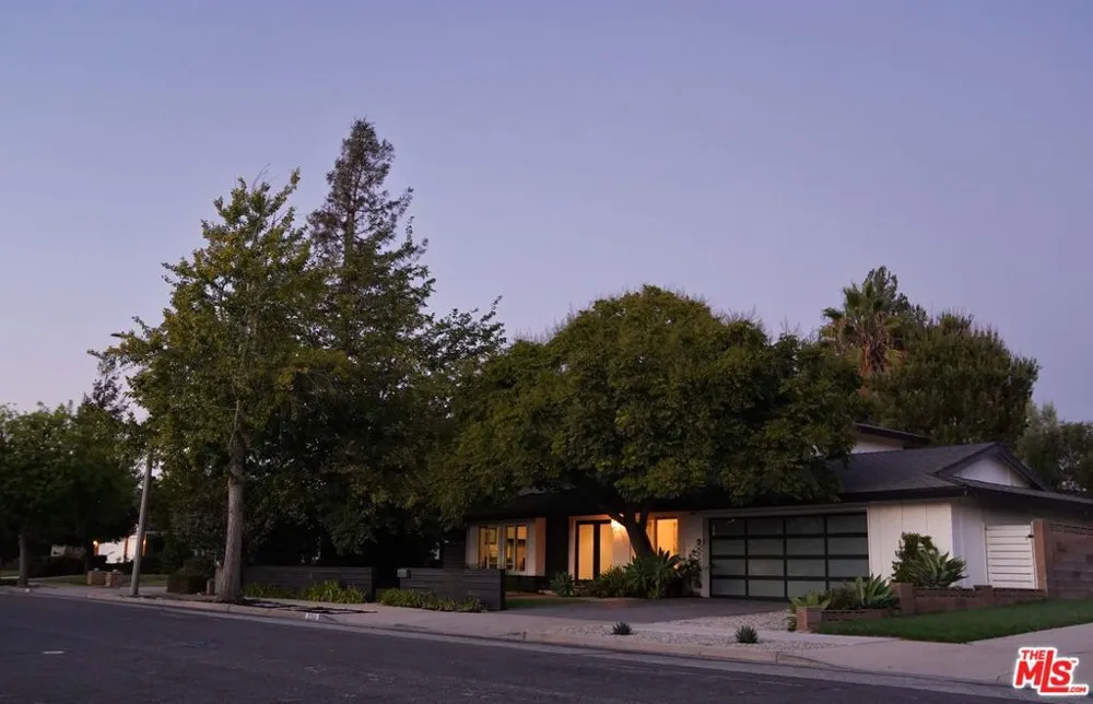 250 Lupe Avenue Newbury Park, CA 91320