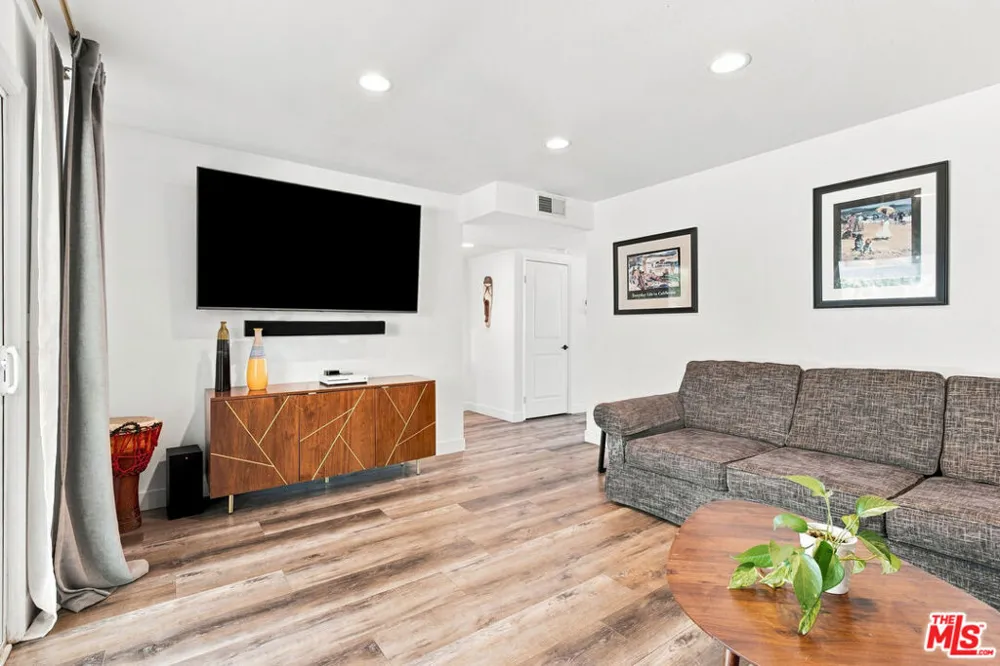 250 Lupe Avenue Newbury Park, CA 91320