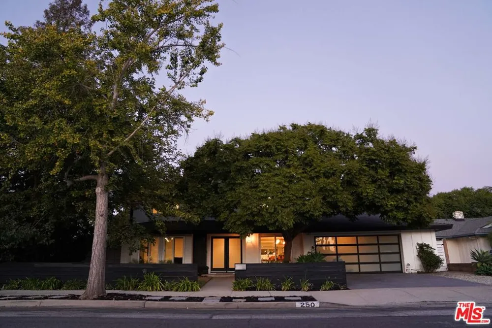 250 Lupe Avenue Newbury Park, CA 91320