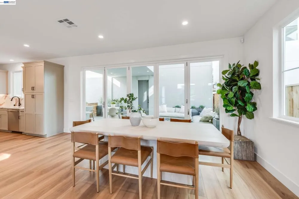 1893 Cook Court Santa Clara, CA 95050