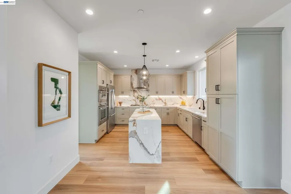 1893 Cook Court Santa Clara, CA 95050
