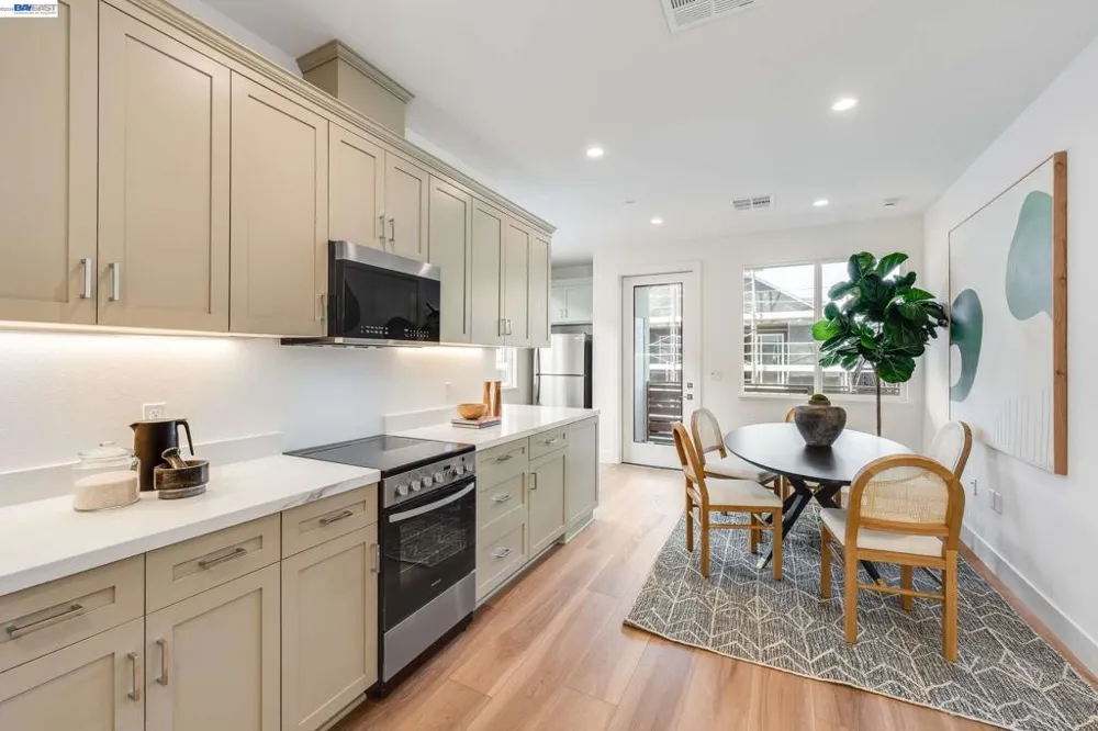 1893 Cook Court Santa Clara, CA 95050