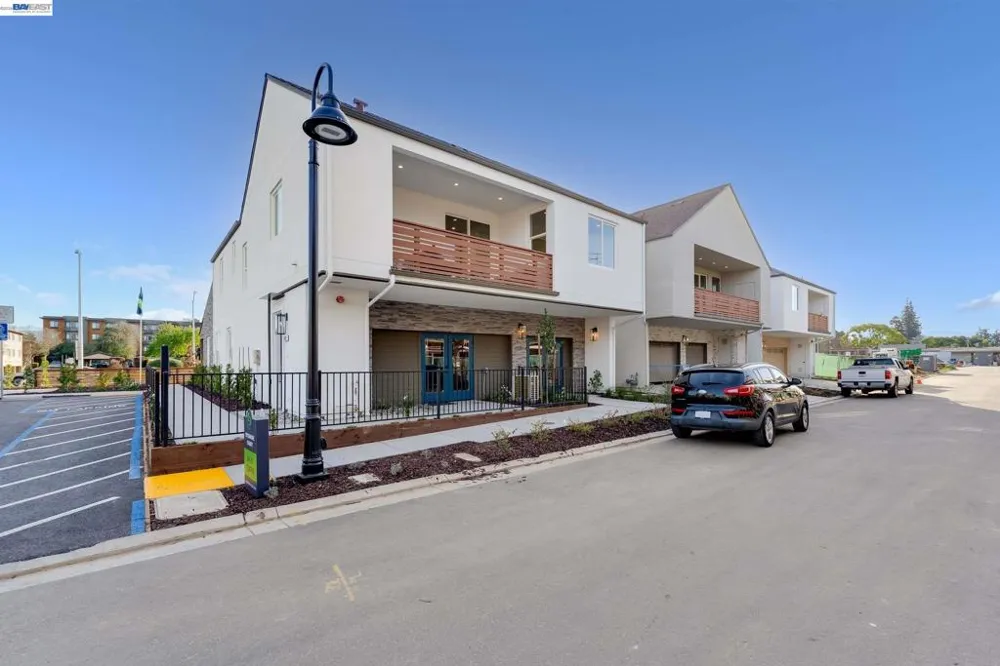1893 Cook Court Santa Clara, CA 95050