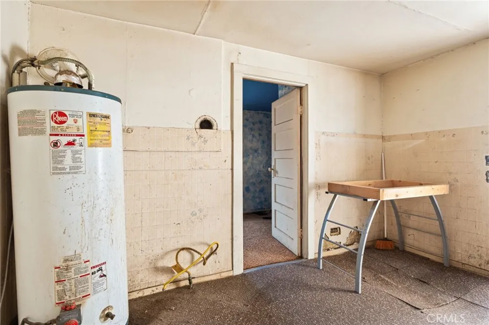 242 W 28th St Merced, CA 95340