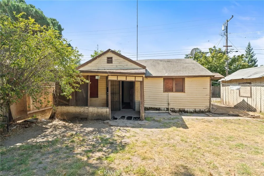 242 W 28th St Merced, CA 95340