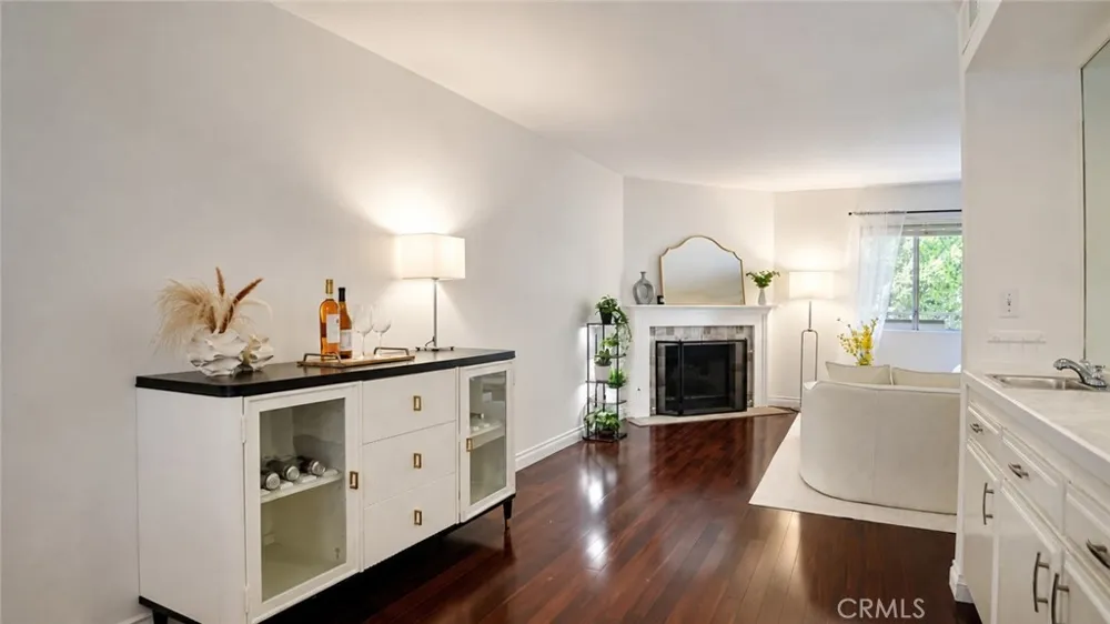 432 S Oak Knoll Avenue #4 Pasadena, CA 91101
