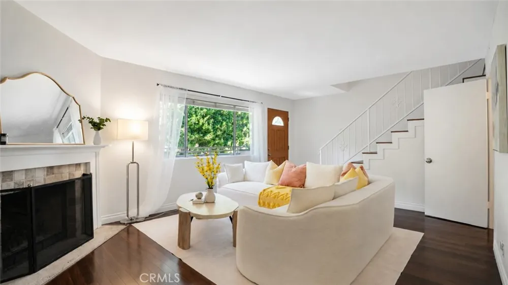 432 S Oak Knoll Avenue #4 Pasadena, CA 91101