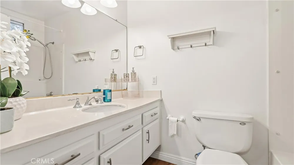 432 S Oak Knoll Avenue #4 Pasadena, CA 91101