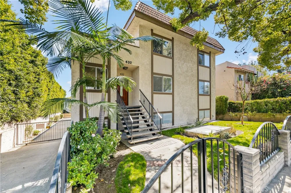 432 S Oak Knoll Avenue #4 Pasadena, CA 91101