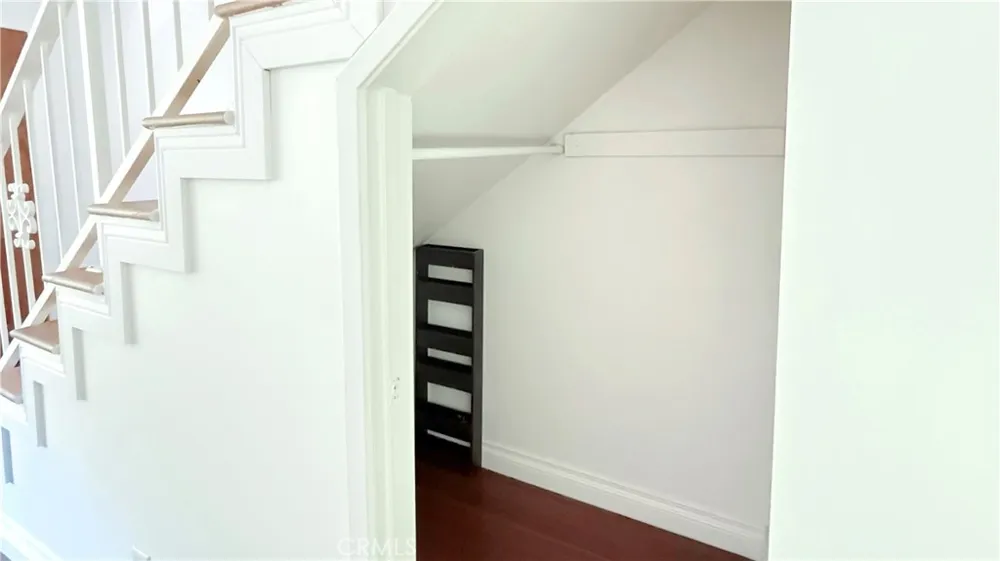 432 S Oak Knoll Avenue #4 Pasadena, CA 91101