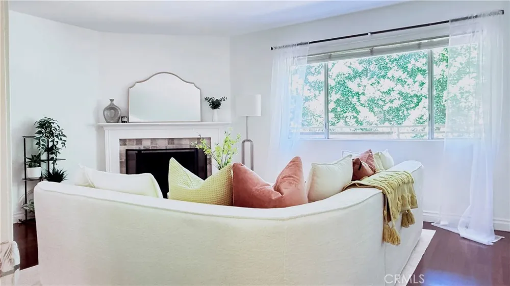 432 S Oak Knoll Avenue #4 Pasadena, CA 91101