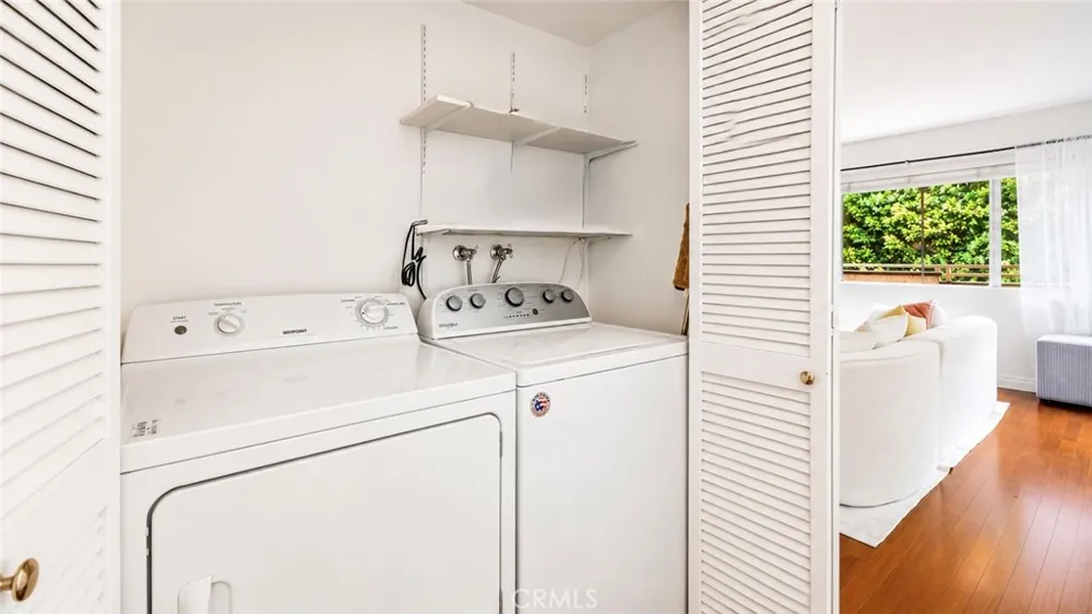 432 S Oak Knoll Avenue #4 Pasadena, CA 91101