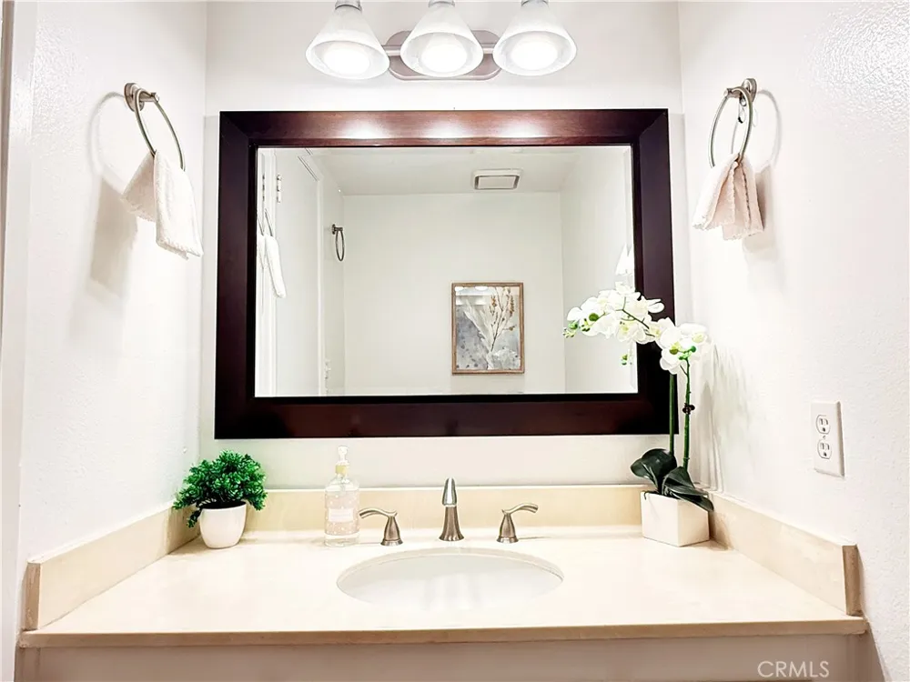 432 S Oak Knoll Avenue #4 Pasadena, CA 91101