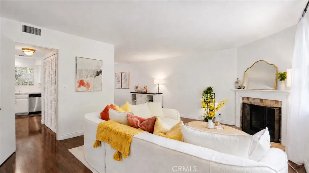 432 S Oak Knoll Avenue #4 Pasadena, CA 91101